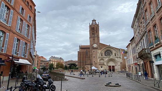 Toulouse, France – October 31, 2021: Saint Stephen’s Cathedral façade, a Roman Catholic church located in the city of Toulouse.
