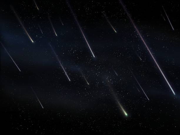 lluvia de meteoritos en el cielo nocturno con estrellas - lluvia de meteoritos fotografías e imágenes de stock