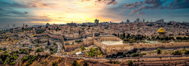 jerusalem cityscape panorama - israël stockfoto's en -beelden