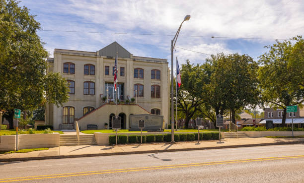 Tyler County Woodville, Texas, USA - October 17, 2021: The Tyler County Courthouse tyler texas photos stock pictures, royalty-free photos & images