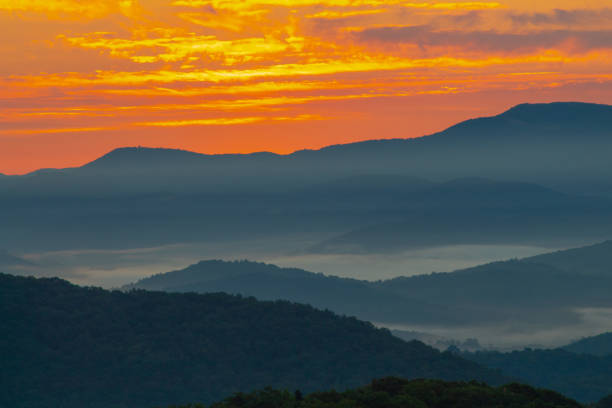 istock Blue Ridge mountains sunrise colors 1359217196