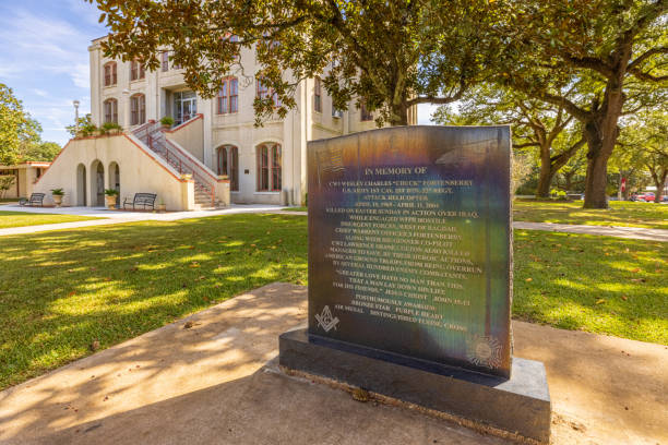 Tyler County Woodville, Texas, USA - October 17, 2021: The Tyler County Courthouse and the Memorial of Wesley Charles Fortenberry tyler texas photos stock pictures, royalty-free photos & images