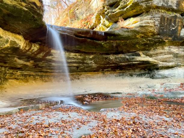 istock Starved Rock State Park In Autumn 1359328522