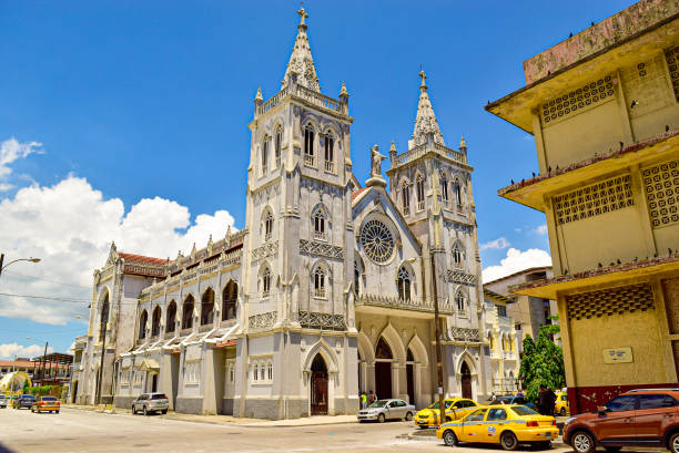 catedral da conceição mmaculada em colon, panamá - lugar de devoção religiosa - fotografias e filmes do acervo