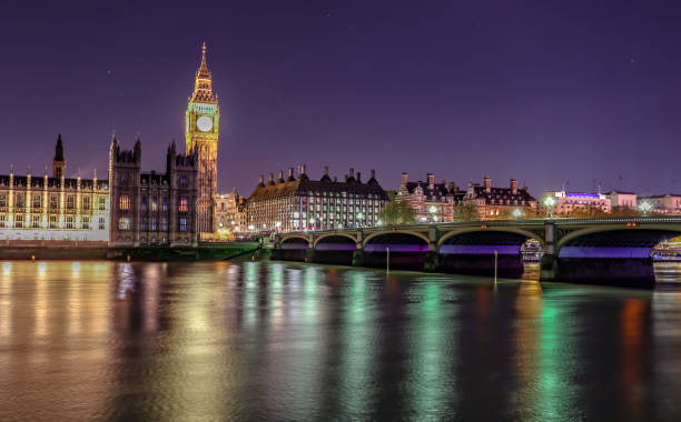 биг-бен и здание парламента, лондон - big ben isolated london england england стоковые фото и изображения