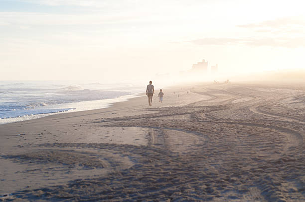 istock Long beach walk to the city 135938203