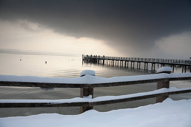 снег – скоро - ammersee стоковые фото и изображения