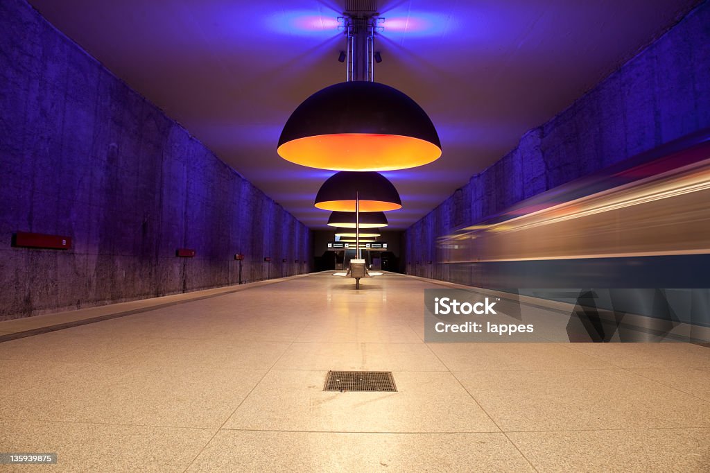 Современные станции метро - Стоковые фото Большой город роялти-фри