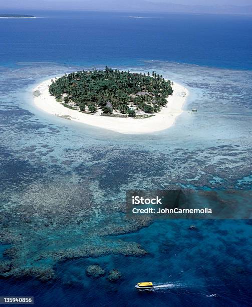 Photo libre de droit de Treasure Island banque d'images et plus d'images libres de droit de Fidji - Fidji, Île, Vue aérienne