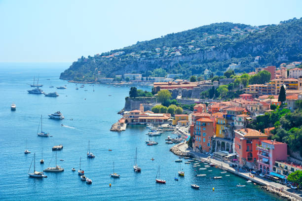 villefranche-sur-mer na francuskiej riwierze - villefranche sur mer zdjęcia i obrazy z banku zdjęć