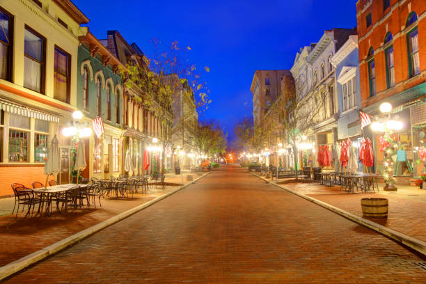 istock Downtown Frankfort, Kentucky 1359583998