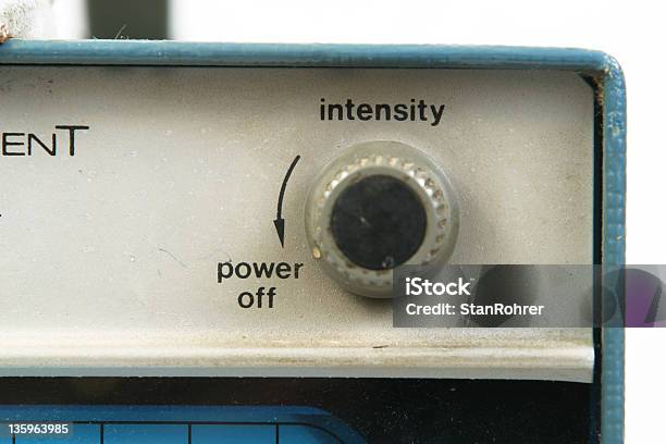 Botão De Intensidade - Fotografias de stock e mais imagens de Calibração - Calibração, Laboratório, Analisar