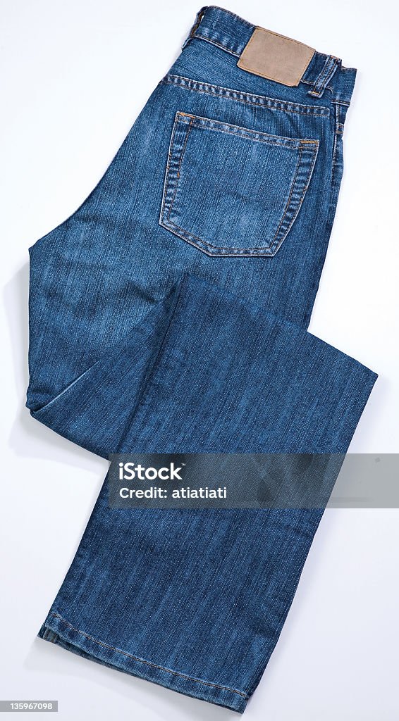 blue jean isolado no fundo branco com caminho - Foto de stock de Jeans - Calça Comprida royalty-free