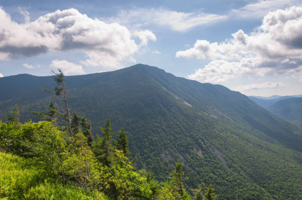 istock mount Jackson Crawford Notch New hampshire 1359682637