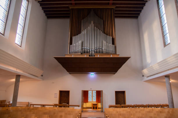 orgue à l’intérieur de l’église de bron à amsterdam pays-bas - grandes orgues photos et images de collection