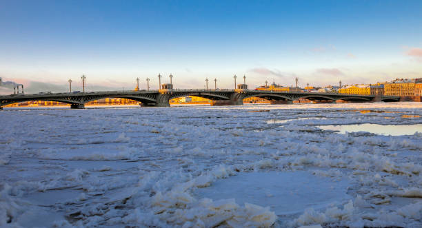 istock Blagoveshchensk Bridge over the Neva River in the November ice drift. 1359728794