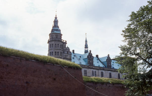 château de kronborg dans helsingor - kronborg castle photos et images de collection