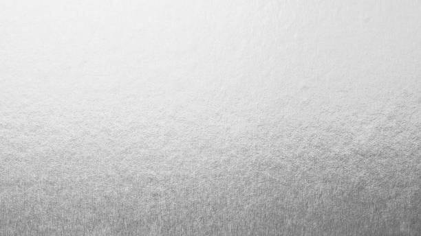 серебристый фон фольга лист металлическая текстура оберточная бумага блестящий белый серый металлический фон для обоев элемент украшения - платина фотографии стоковые фото и изображения
