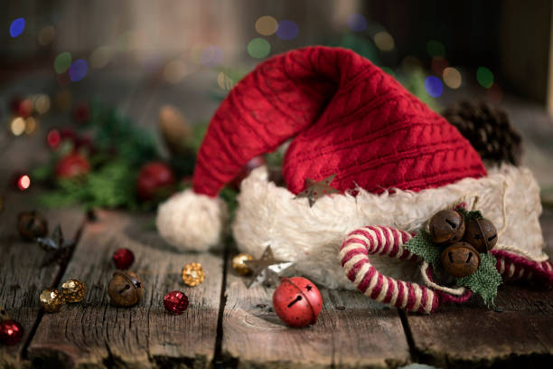 istock Santa Hat with Bokeh Lights 1359756336
