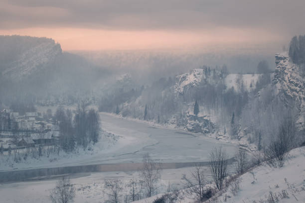 In December, in the Urals, the sun appears for several hours to rise slightly above the horizon and try to illuminate the world, if the lord of the clouds allows it.