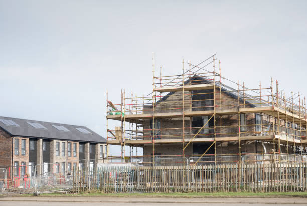 구매자에 대한 수요 증가를위한 새로운 주택 개발 건물 주택 - housing development house scotland uk 뉴스 사진 이미지