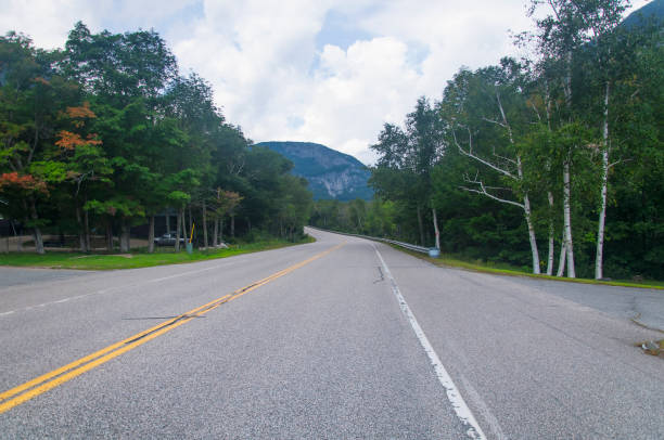 istock crawford notch route 302 white mountains new hampshire 1359838652