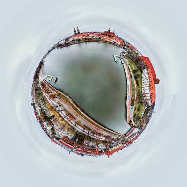 ポーランドのヴロツワフパノラマの街並み、空中写真 - odra river ストックフォトと画像