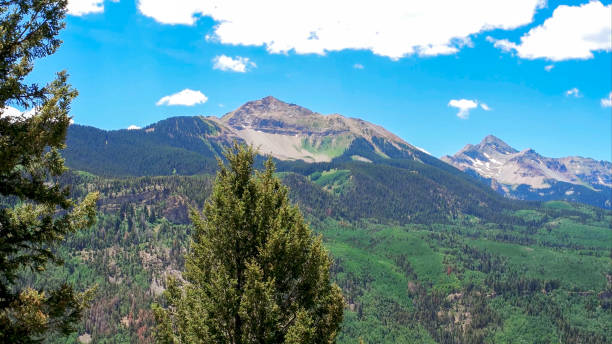 istock Alpine scenery on the Maroon Bells Loop, Aspen, Colorado 1359874636