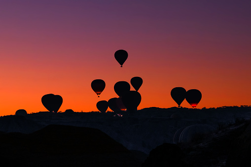 Globos aerostáticos volando sobre Capadocia, Turquía photo