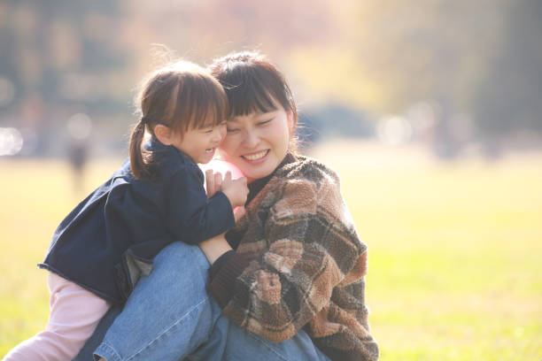 istock Smiley parent and child 1360024169