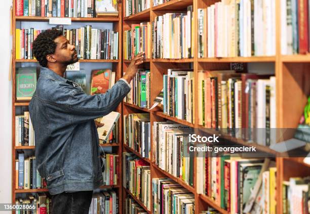 Looking For A Book Stock Photo - Download Image Now - Bookstore, Retail, Shopping