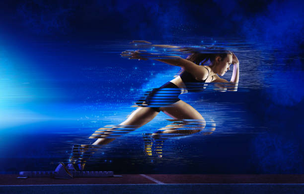 une sprinteuse quitte le départ - track and field athlete women vitality speed photos et images de collection