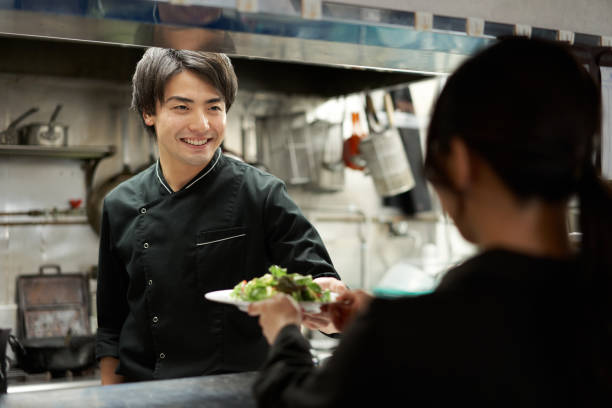 レストランでアジア料理料理 - レストラン　日本 ストックフォトと画像