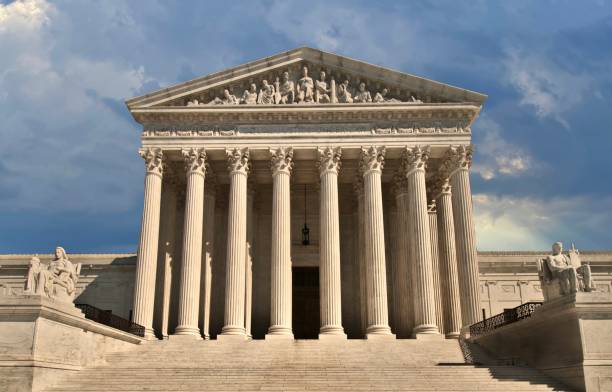 istock U.S. Supreme Court - Vaccine Mandate 1360200377