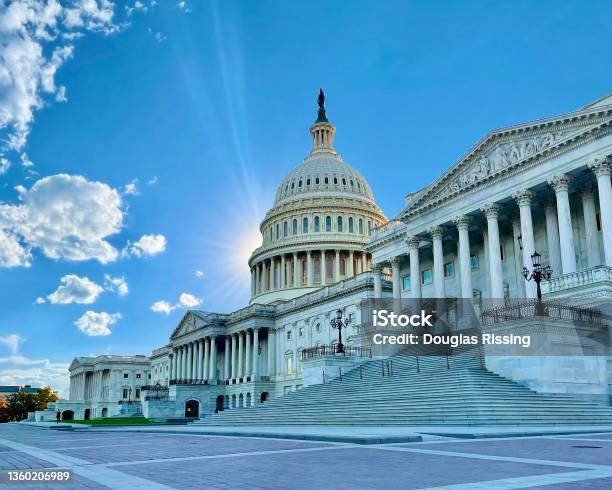 American Politics And Government In Crisis Stock Photo - Download Image Now - Washington DC, Congress, Capitol Building - Washington DC