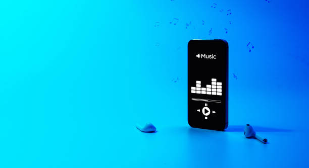 sottofondo musicale. schermo dello smartphone mobile con applicazione musicale, cuffie audio. voce audio con battiti radio su gradiente blu. studio di registrazione o banner di podcasting con spazio di copia. - blurred motion audio foto e immagini stock