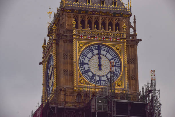 big ben clock face scaffolding removed, london, uk - city of westminster big ben london england whitehall street imagens e fotografias de stock