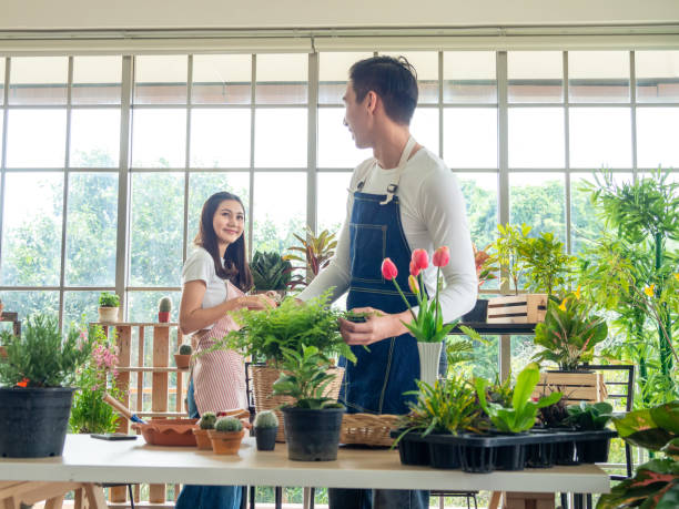 istock plants Couple Graden 1360248376