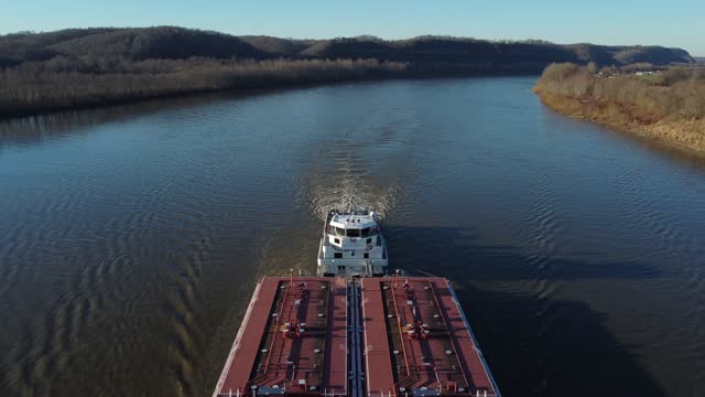 Towboat on Ohio River near Portsmouth, OH
