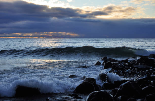 istock Wave on Lake Superior at Tettegouche State Park, Minnesota 1360367663