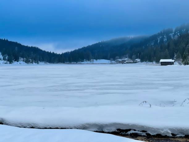 istock Winter wonderland, Bavaria, Karwendel mountains, Ferchensee 1360400462