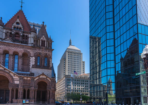 트리니티 교회와 존 핸콕 타워 (200 클라렌던 스트리트) 보스턴, 매사추세츠코플리 스퀘어 공원 근처 - boston church famous place john hancock tower 뉴스 사진 이미지