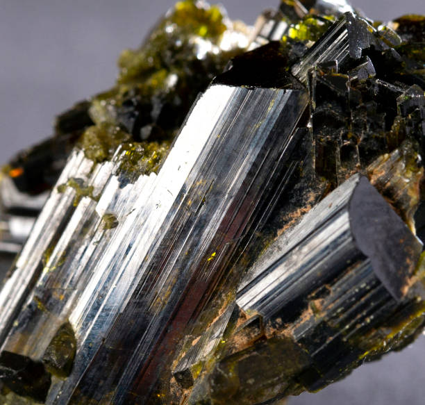 istock epidote, mineral specimen stone rock geology gem crystal 1360485908