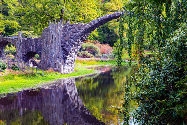 istock The basalt columns of the bridge 1360495942