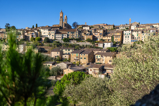 Traveling in Tuscany: the medieval town of Montalcino