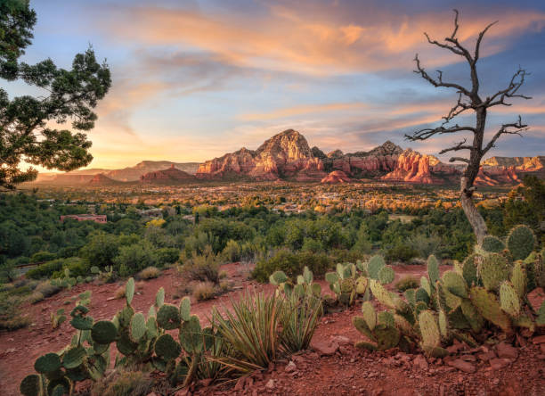 istock Sedona Arizona with red and orange sunset 1360531113