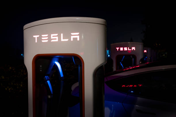 tesla - industry dusk night sustainable resources 뉴스 사진 이미지