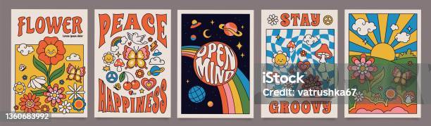 Affiches Groovy Des Années 70 Imprimé Rétro Avec Des Éléments Hippies Paysage Psychédélique De Dessin Animé Avec Champignons Et Fleurs Ensemble De Vecteurs Dimpression Funky Vintage Vecteurs libres de droits et plus d'images vectorielles de Style rétro