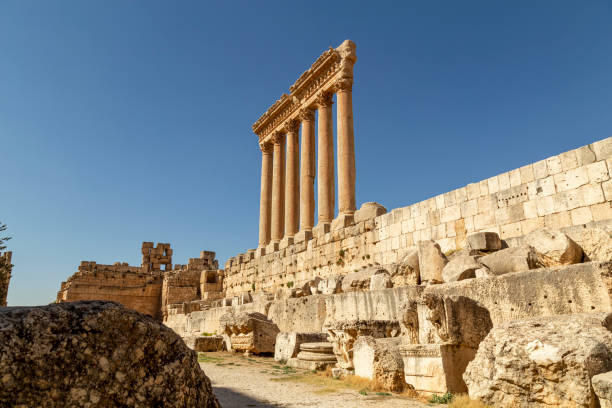 ruins of baalbek, bekaa valley, lebanon - baalbek imagens e fotografias de stock