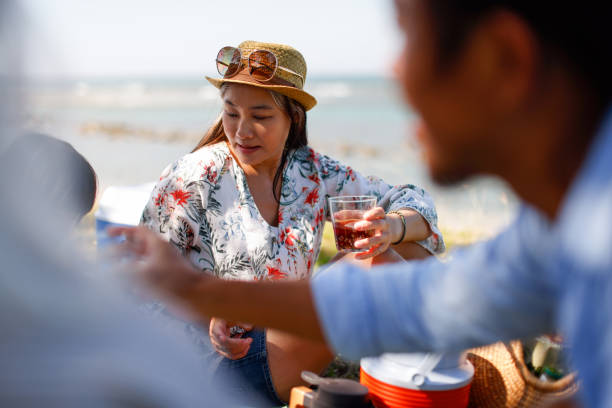 istock A leisurely picnic moment 1360719121